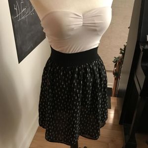 Strapless dress with cross pattern